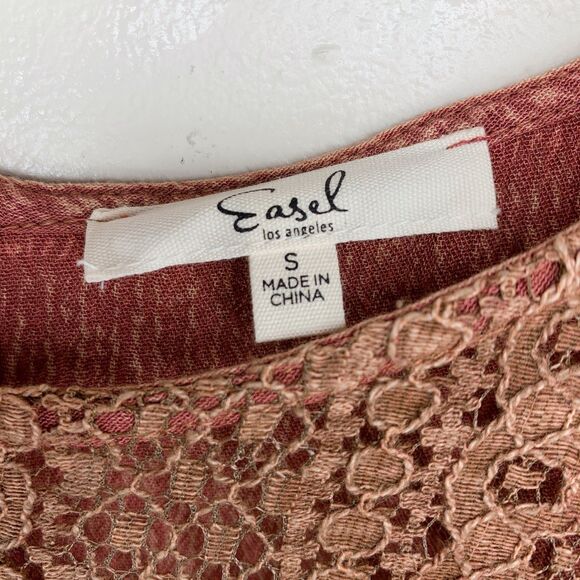 Easel flutter sleeve tunic top lace detail size small - Picture 5 of 12